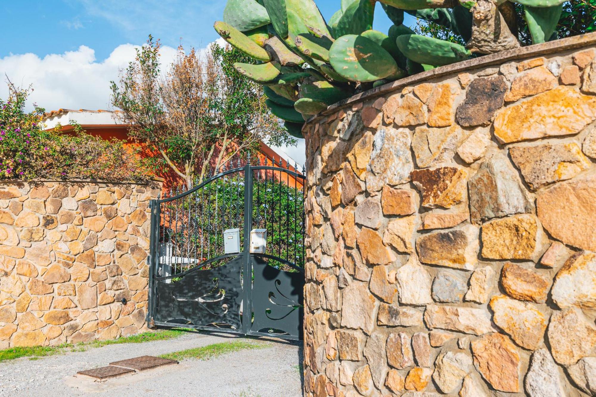 Case Vacanze Il Sogno 2 Porto Pino Bilik gambar