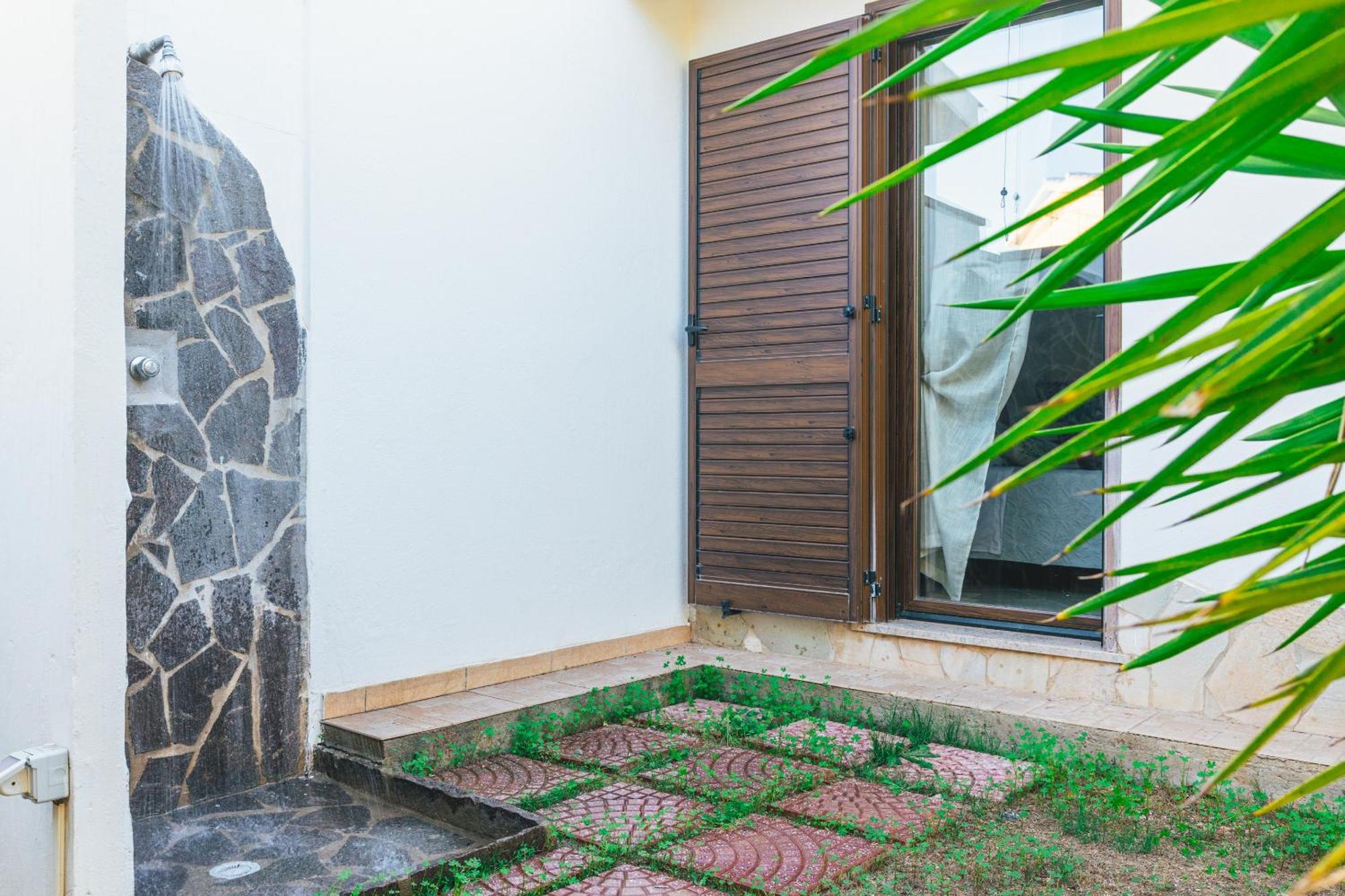 Case Vacanze Il Sogno 2 Porto Pino Bilik gambar